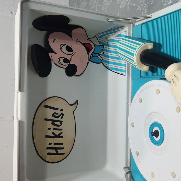 Mickey Mouse Record Player - Picture 2 of 8